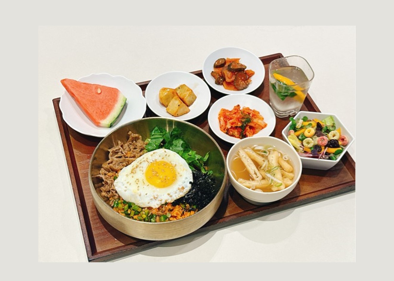 [아워홈오피스]우삼겹마늘쫑비빔밥