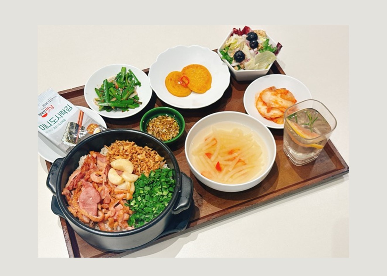 [아워홈오피스]통마늘훈제오리솥밥
